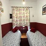 Asian Everest House Hostel Lisboa