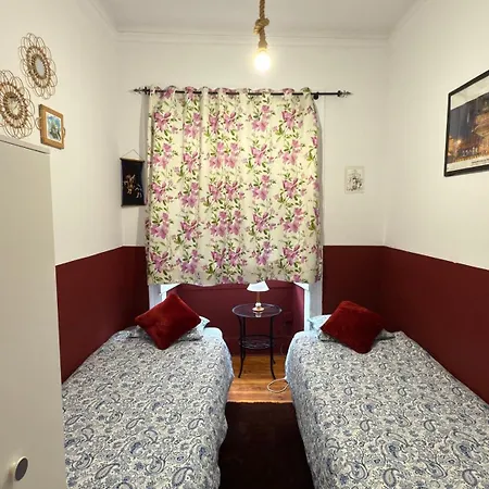 Asian Everest House Hostel *