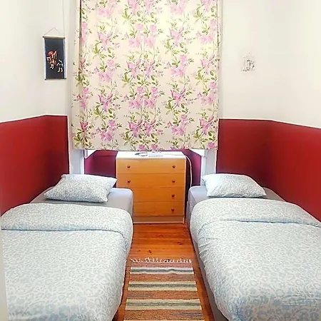 Asian Everest House Hostel *