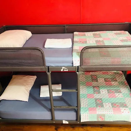 Asian Everest House Vandrarhem *