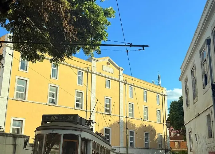 Asian Everest House Hostal *