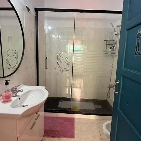 Asian Everest House Hostel Lissabon