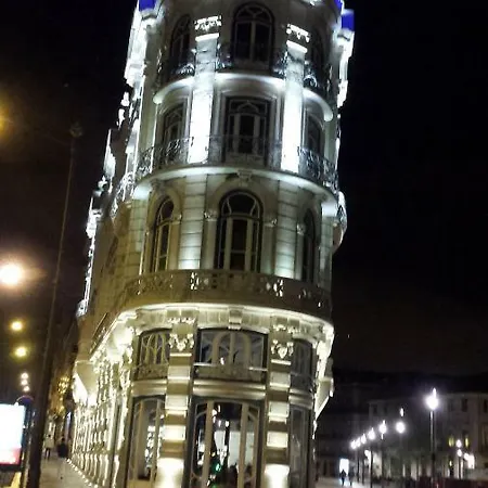 Asian Everest House Hostel Lissabon