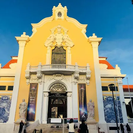 Asian Everest House * Lissabon